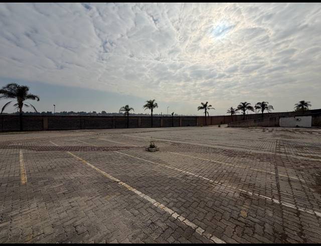 8,000M² INDUSTRIAL YARD TO LET IN COMMERCIA